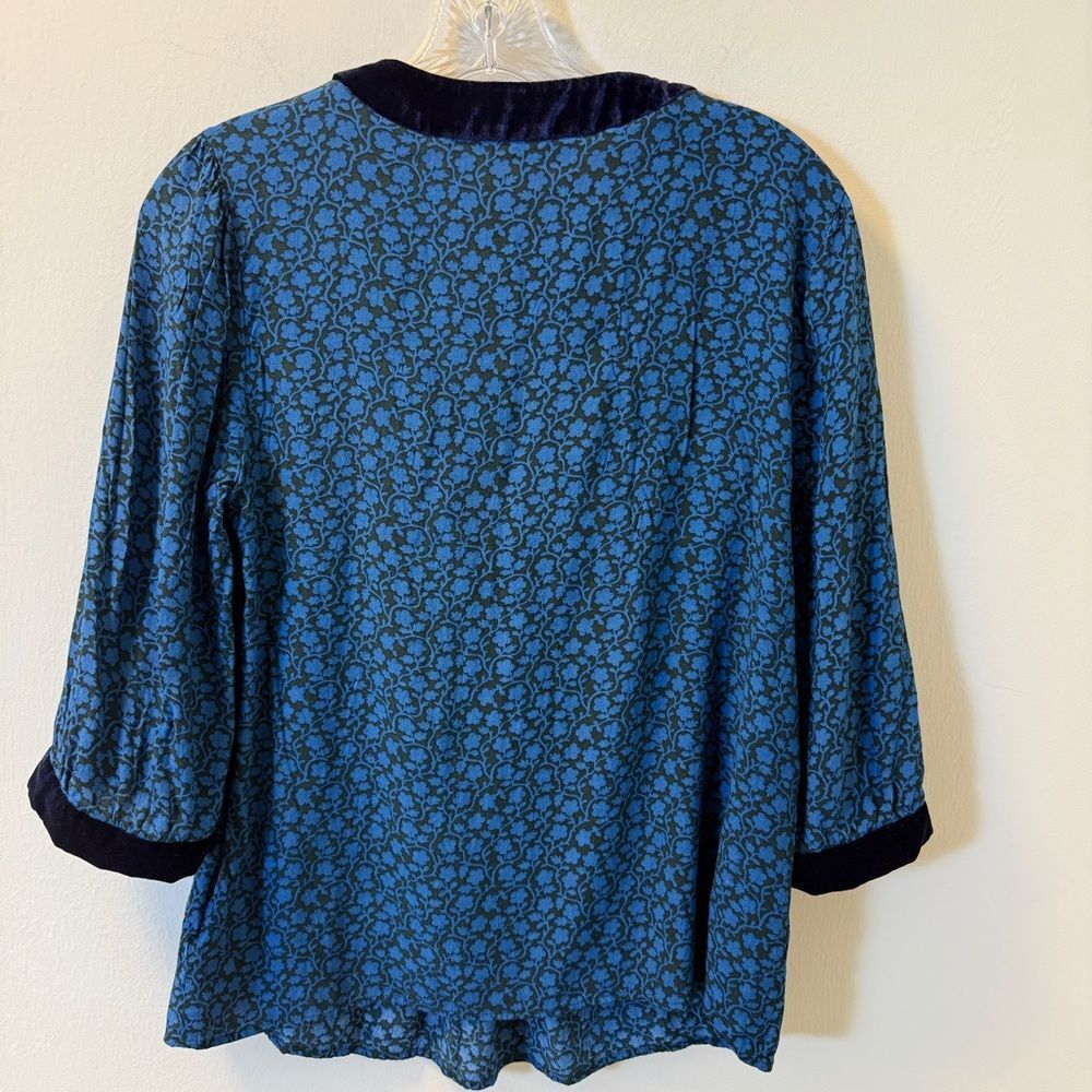 Boden Blue Floral Print Velvet Trim Blouse Size 8 - Picture 2 of 4